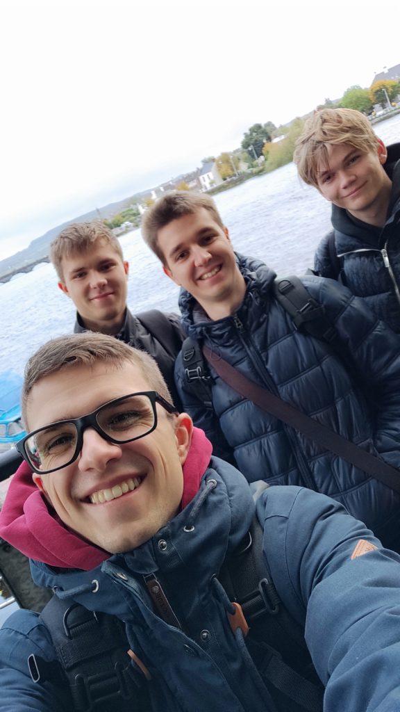 Foto von vier Studierenden der FH Vorarlberg bei der Student Week in Irland